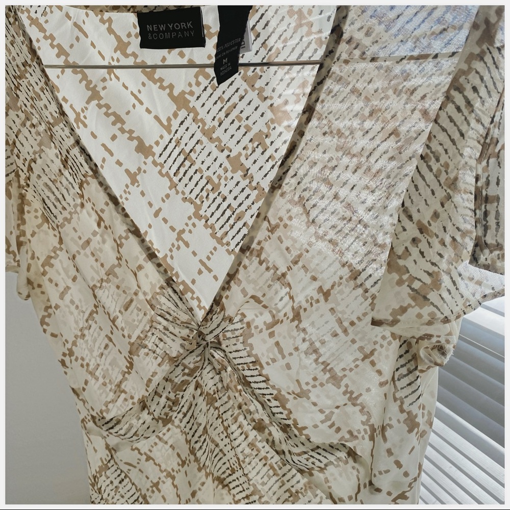 Lightweight Sheer Patterned Blouse - image 5